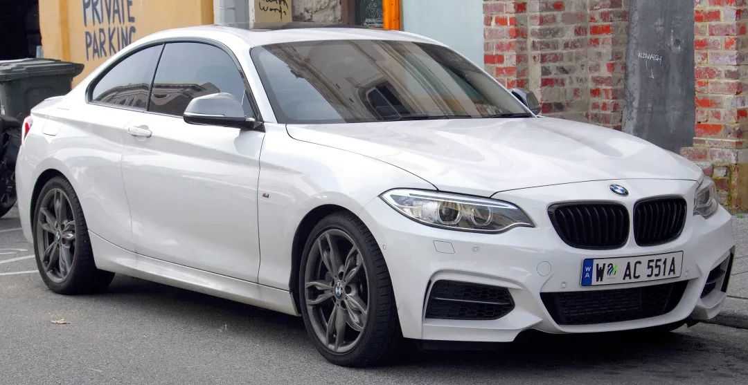 F22/F23 2 Series (2014–2016) 220i / 228i